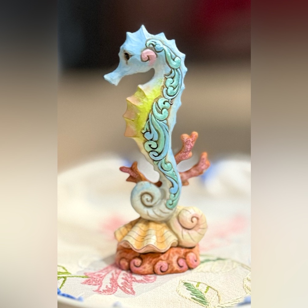 Enesco Jim Shore Heartwood Creek Seahorse Park with Shells Stone Resin Figurine! - Picture 4 of 7